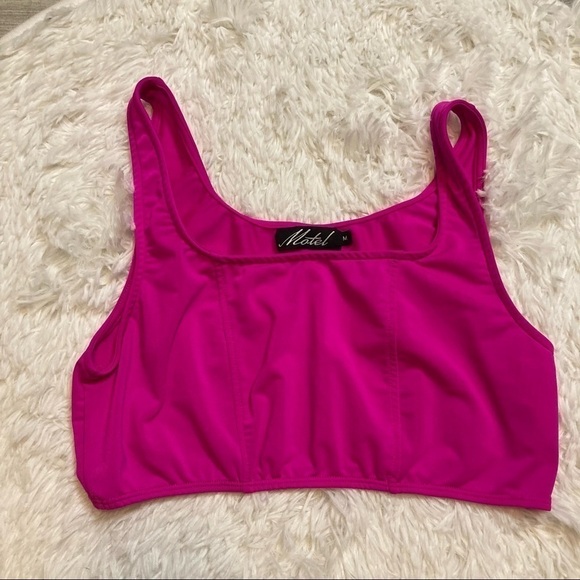 MOTEL Rocks Shani Crop Top in Neon Pink - Picture 3 of 8